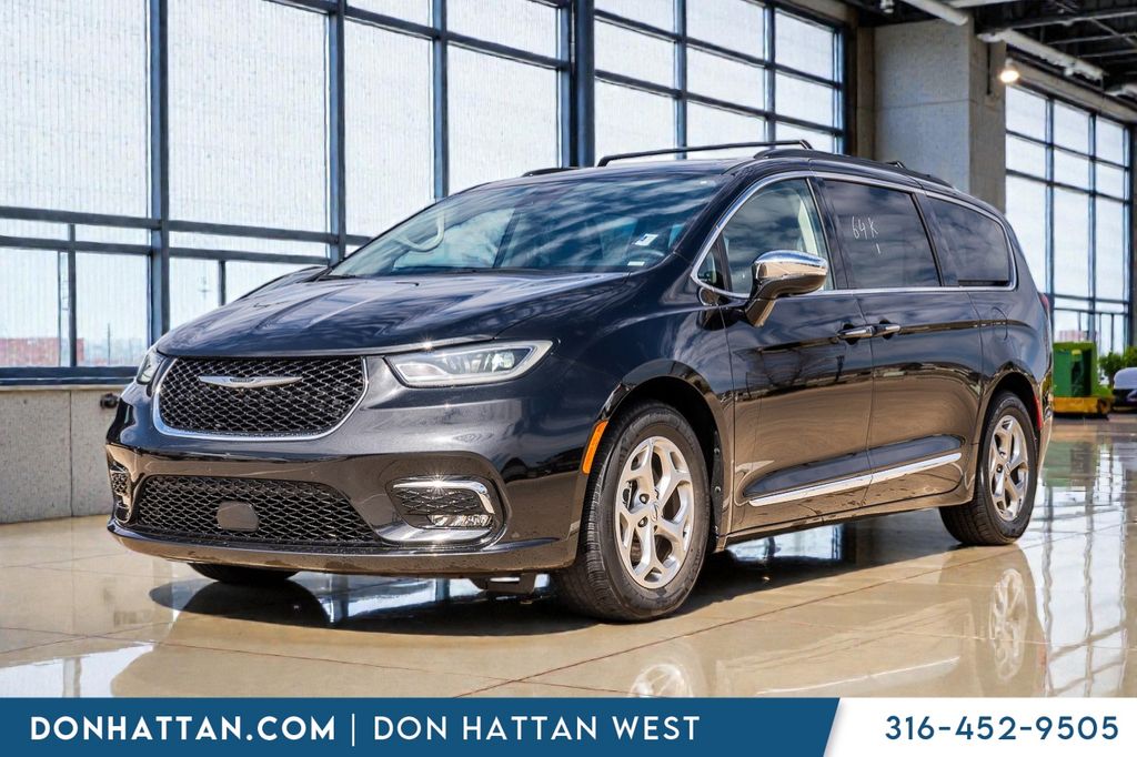Brilliant Black Crystal Pearlcoat 2023 Chrysler Pacifica Limited FWD Minivan Front-Wheel Drive 9-Speed Automatic