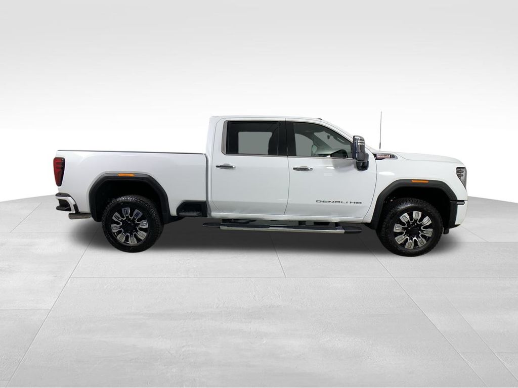 2025 GMC Sierra 2500HD Denali 8