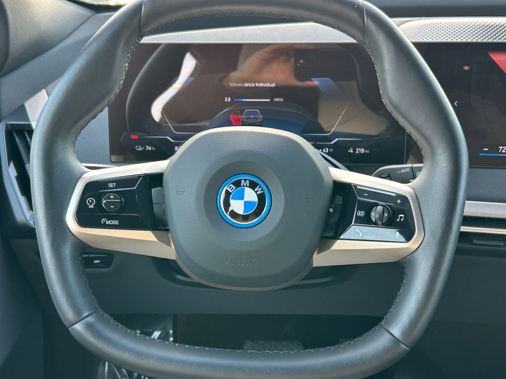 Thumbnail: 2023 BMW iX - 18