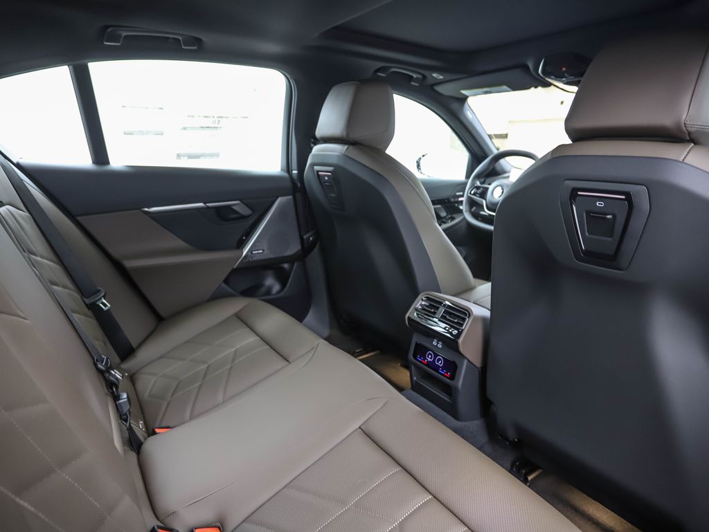 Thumbnail: 2026 BMW 5 Series - 25