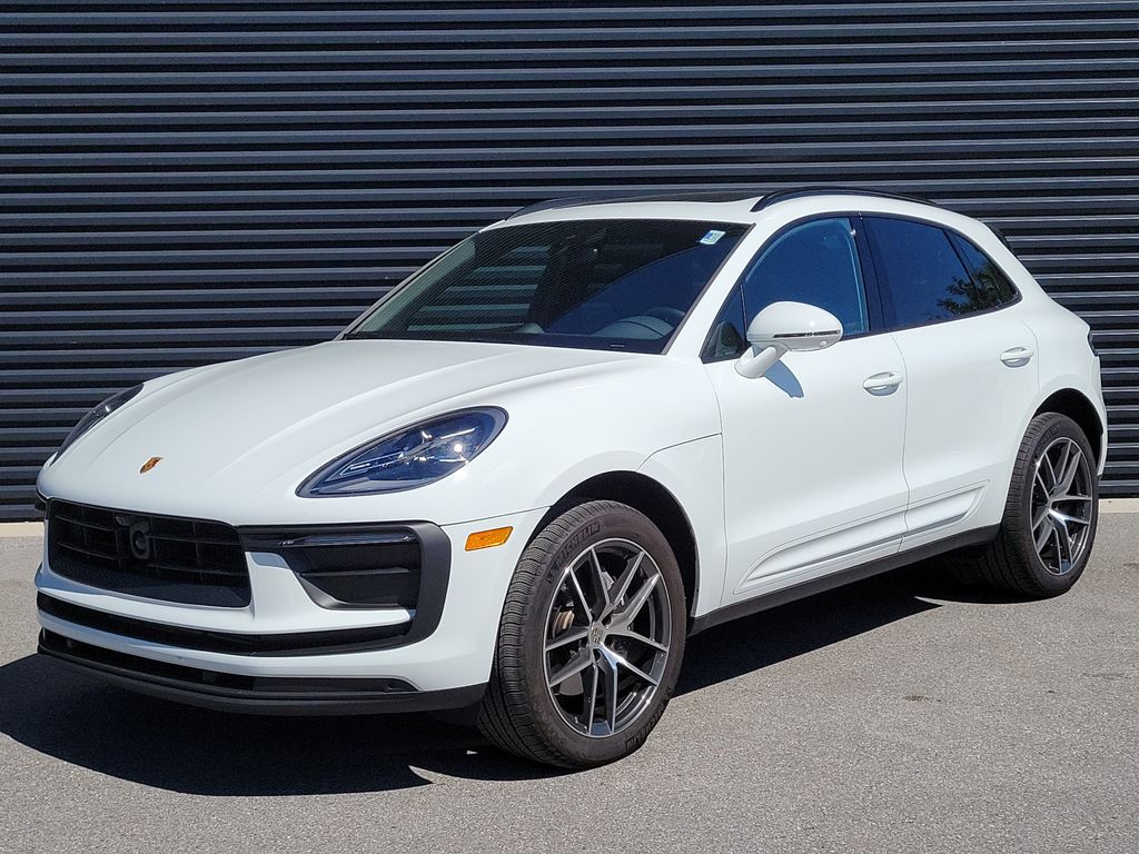 2025 Porsche Macan AWD