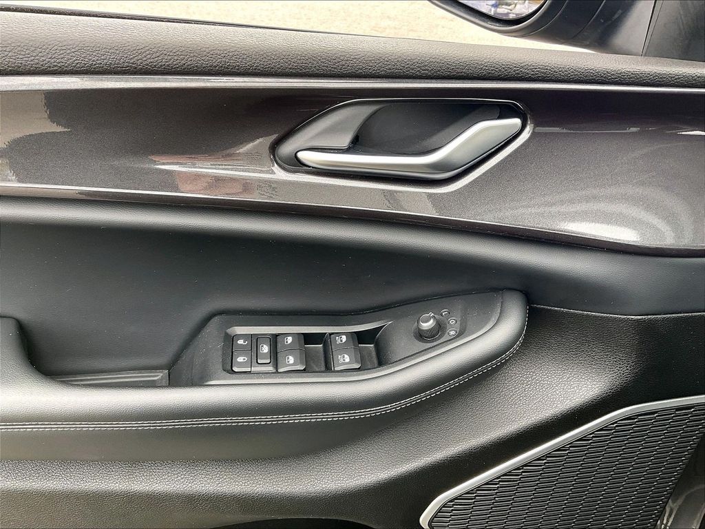 2022 Jeep Grand Cherokee — photo 37