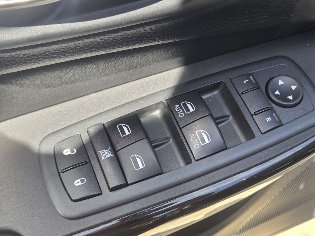 used 2020 Jeep Cherokee car, priced at $19,492