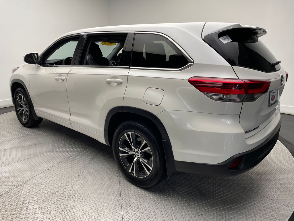 2018 Toyota Highlander LE 7