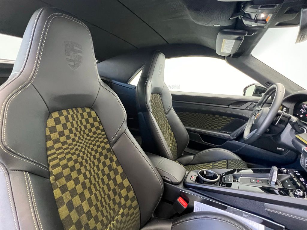 Thumbnail: 2026 Porsche 911 - 18