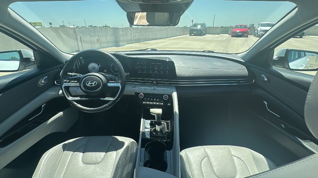 2025 Hyundai Elantra Limited White at Baytown Hyundai