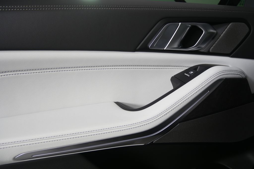 Thumbnail: 2026 BMW X5 - 13