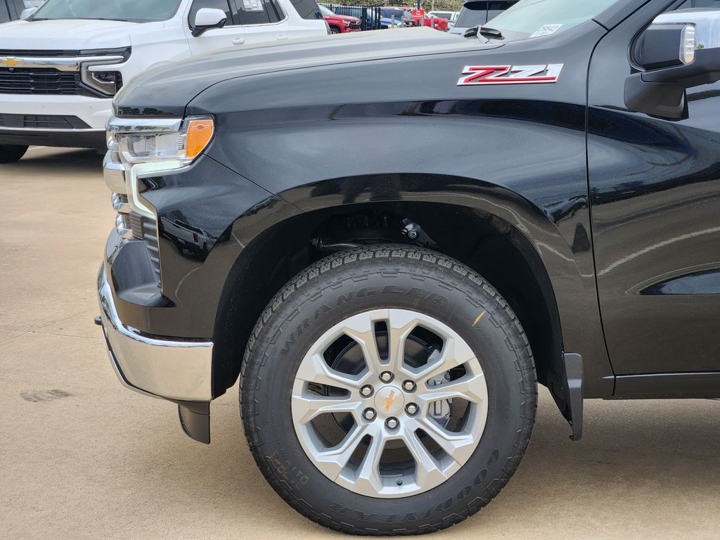 View vehicle photo 5