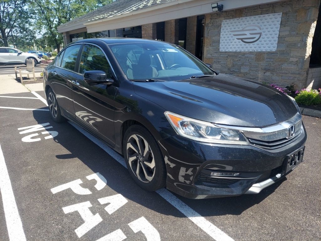 Certified Used 2016 Black Honda EX image 4