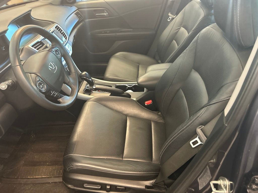 Used 2015 Gray Honda EX-L image 14
