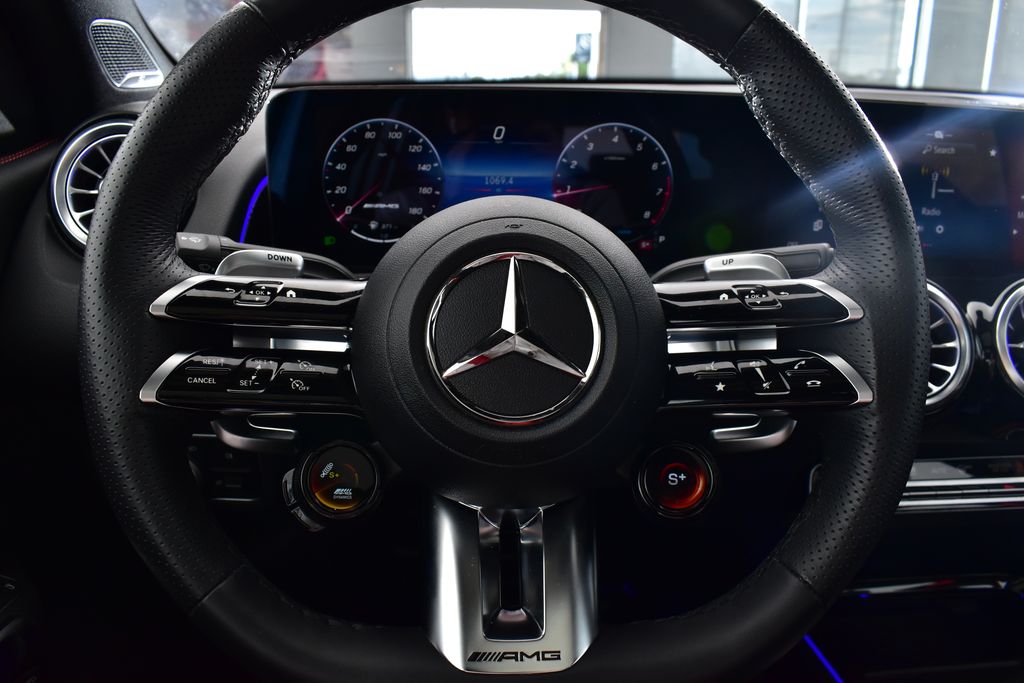 Thumbnail: 2025 Mercedes-Benz GLB - 16