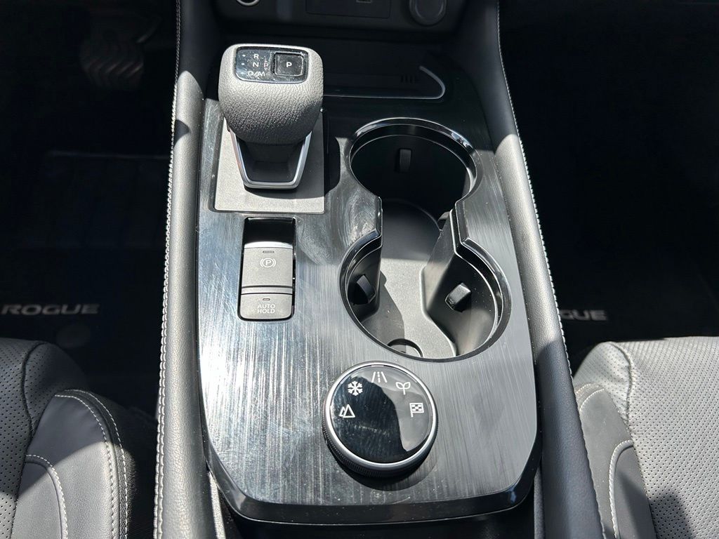 Used 2023 Gun Metallic Nissan Platinum image 33