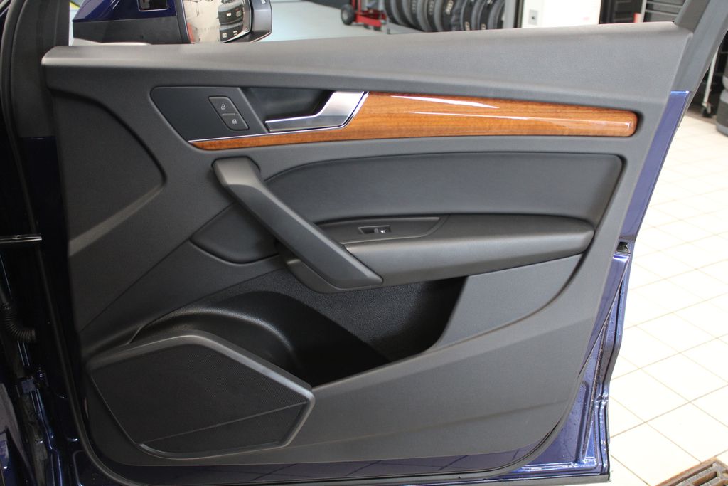 Thumbnail: 2023 Audi Q5 - 27