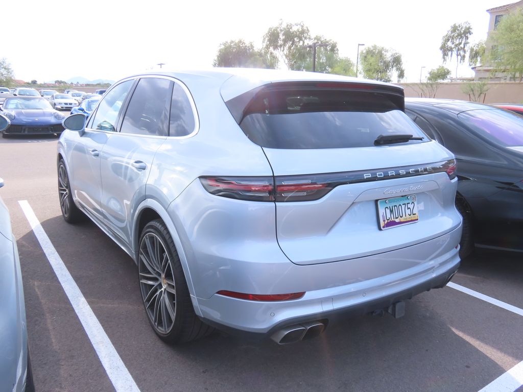 Thumbnail: 2019 Porsche Cayenne - 3