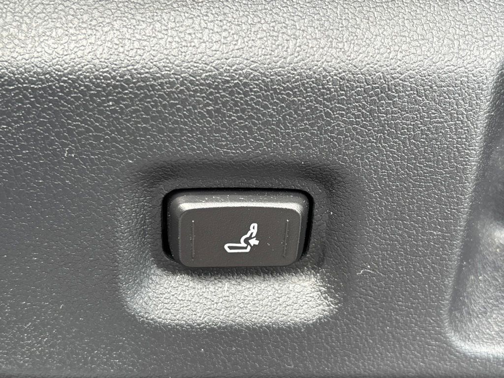 Used 2025 Toyota Tacoma Truck