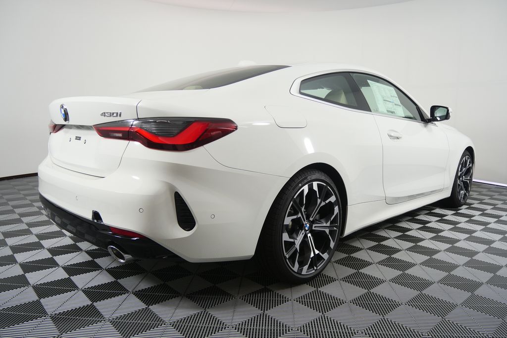 Thumbnail: 2026 BMW 4 Series - 3
