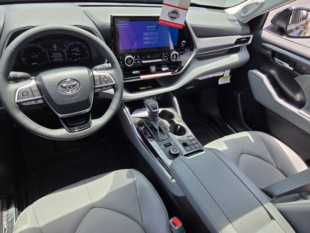 New 2026 Toyota Highlander SUV