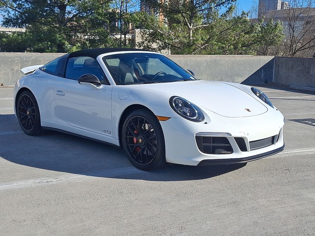 Thumbnail: 2018 Porsche 911 - 7