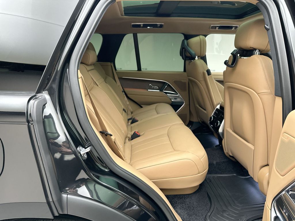 Thumbnail: 2026 Land Rover Range Rover - 7