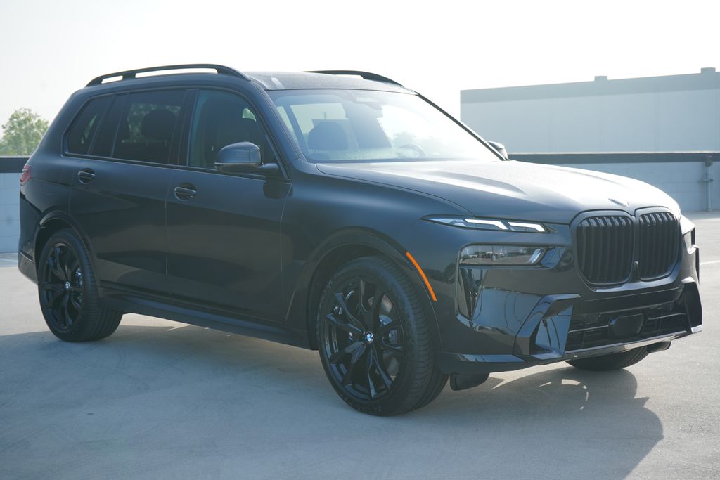 Thumbnail: 2026 BMW X7 - 3