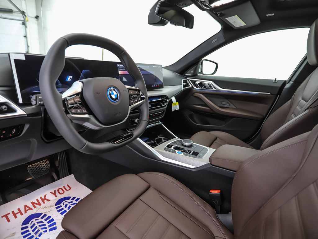 Thumbnail: 2026 BMW i4 - 10