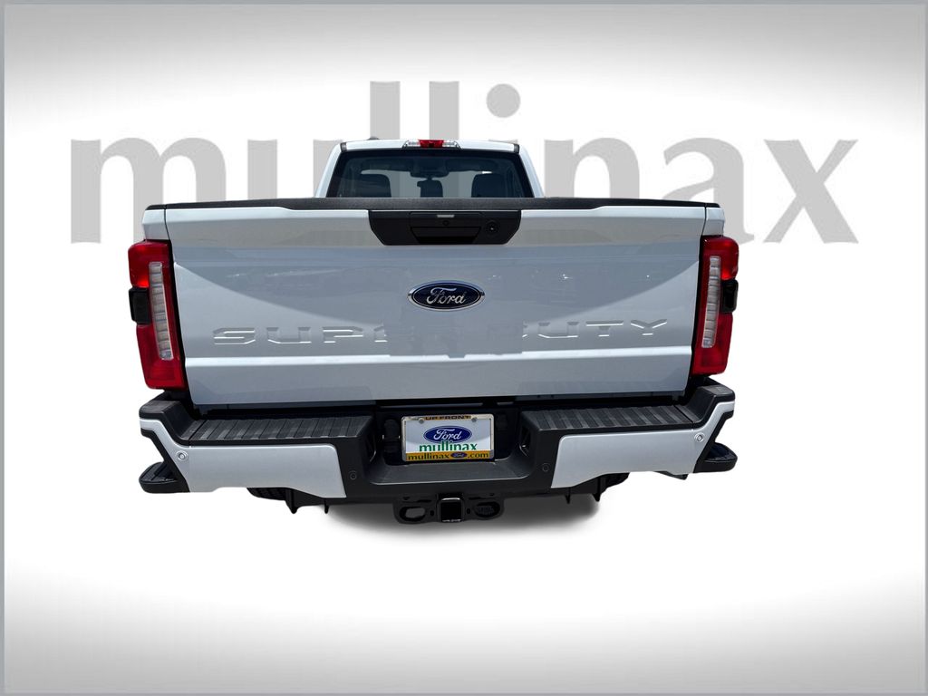 2025 Ford F-350 XL photo 9