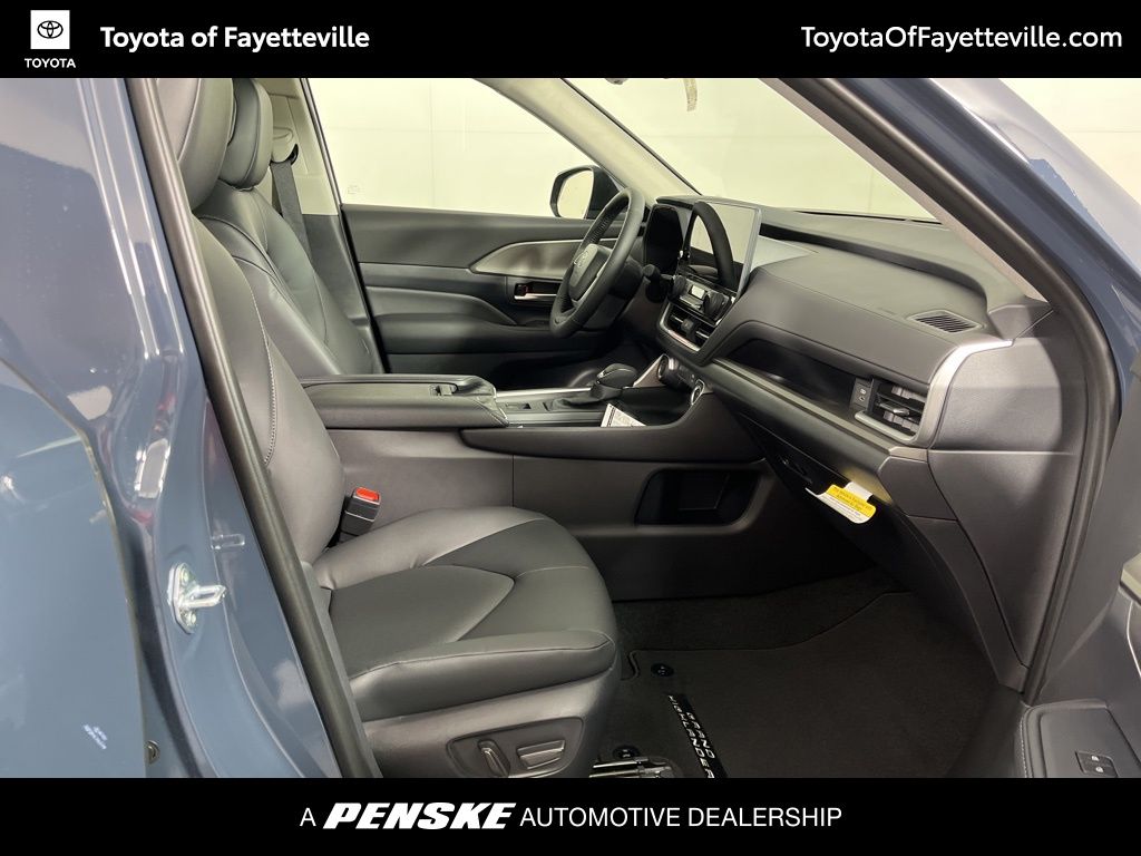 Thumbnail: 2026 Toyota Grand Highlander - 8