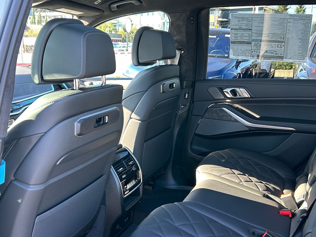 Thumbnail: 2026 BMW X7 - 31