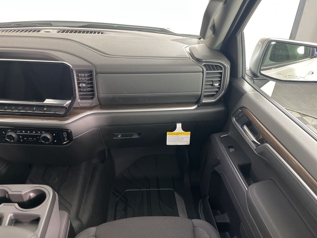 Thumbnail: 2026 Chevrolet Silverado 1500 - 14