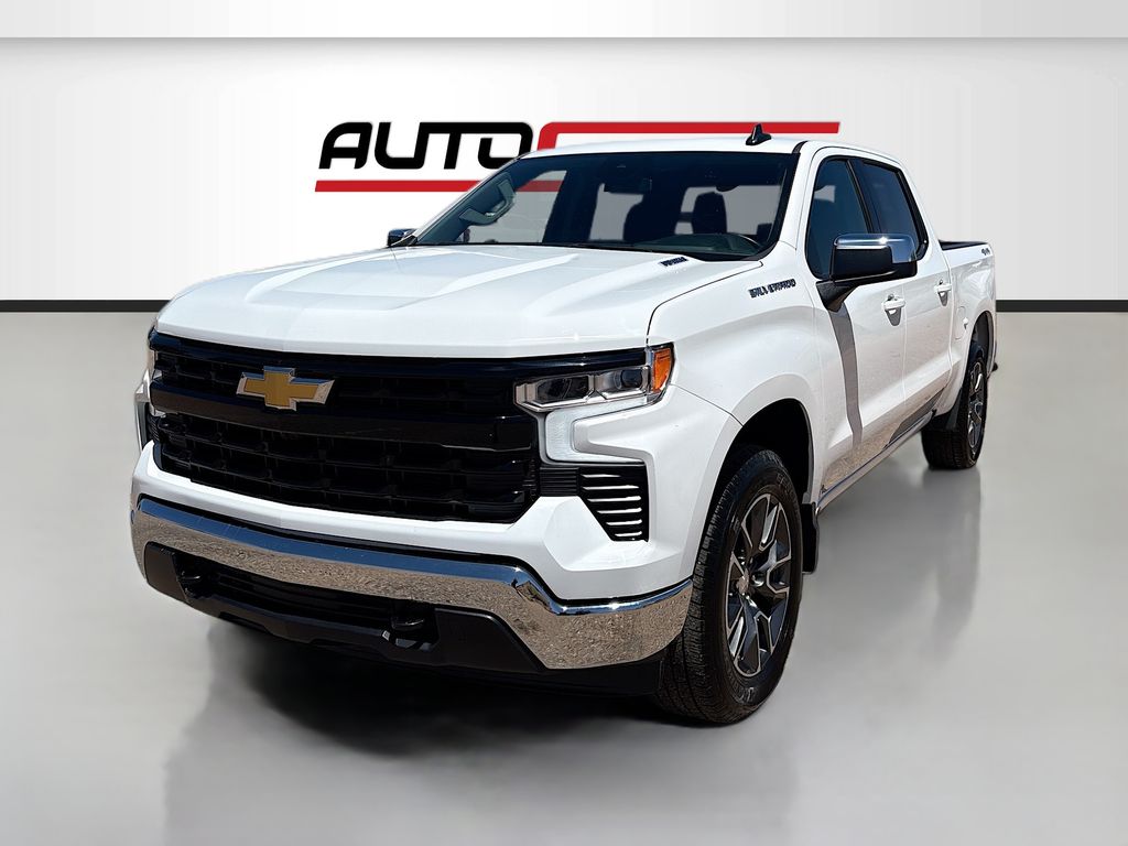 Used 2024 White Chevrolet LT image 3
