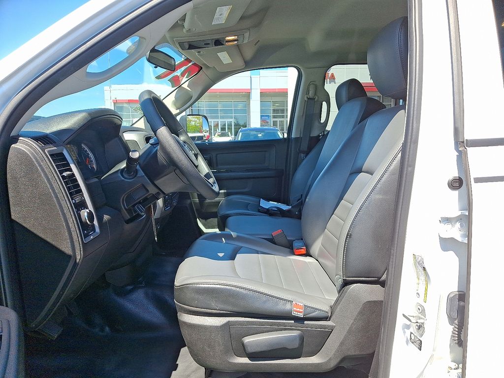 Thumbnail: 2021 RAM 1500 Classic - 13