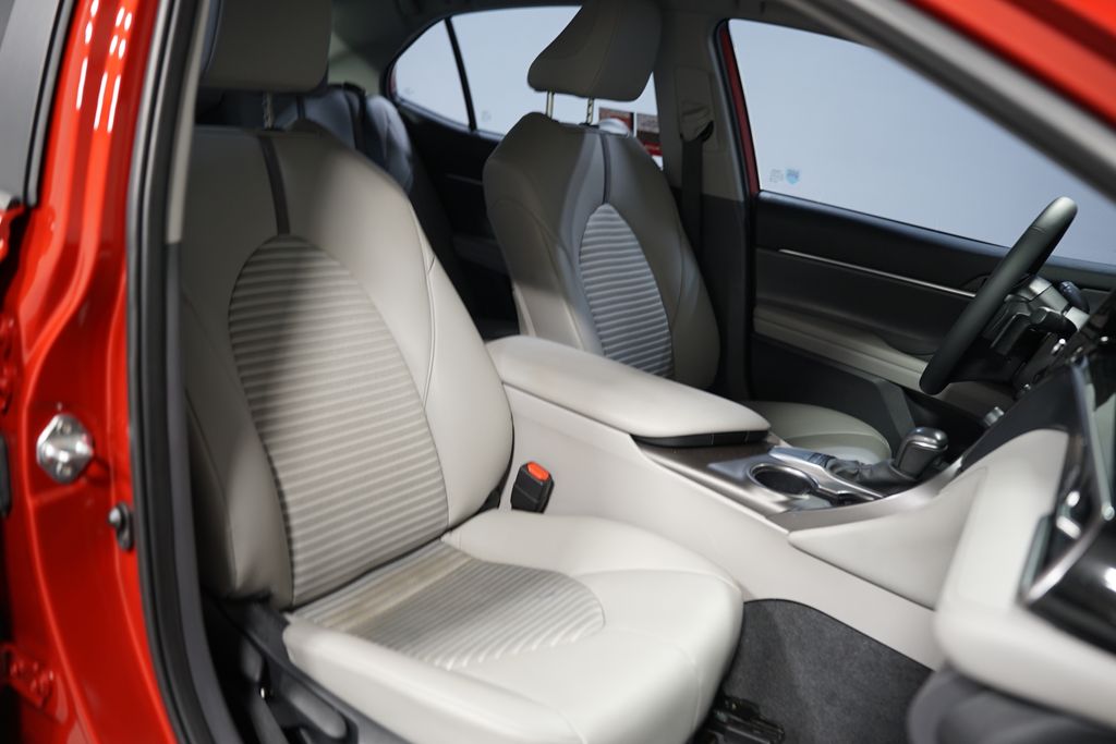2024 Toyota Camry SE 26