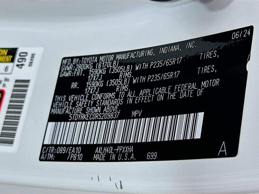 Thumbnail: 2024 Toyota Sienna - 32