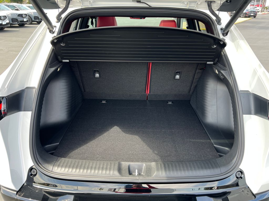 Thumbnail: 2025 Acura ADX - 24