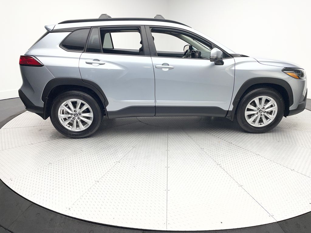 Thumbnail: 2023 Toyota Corolla Cross - 4