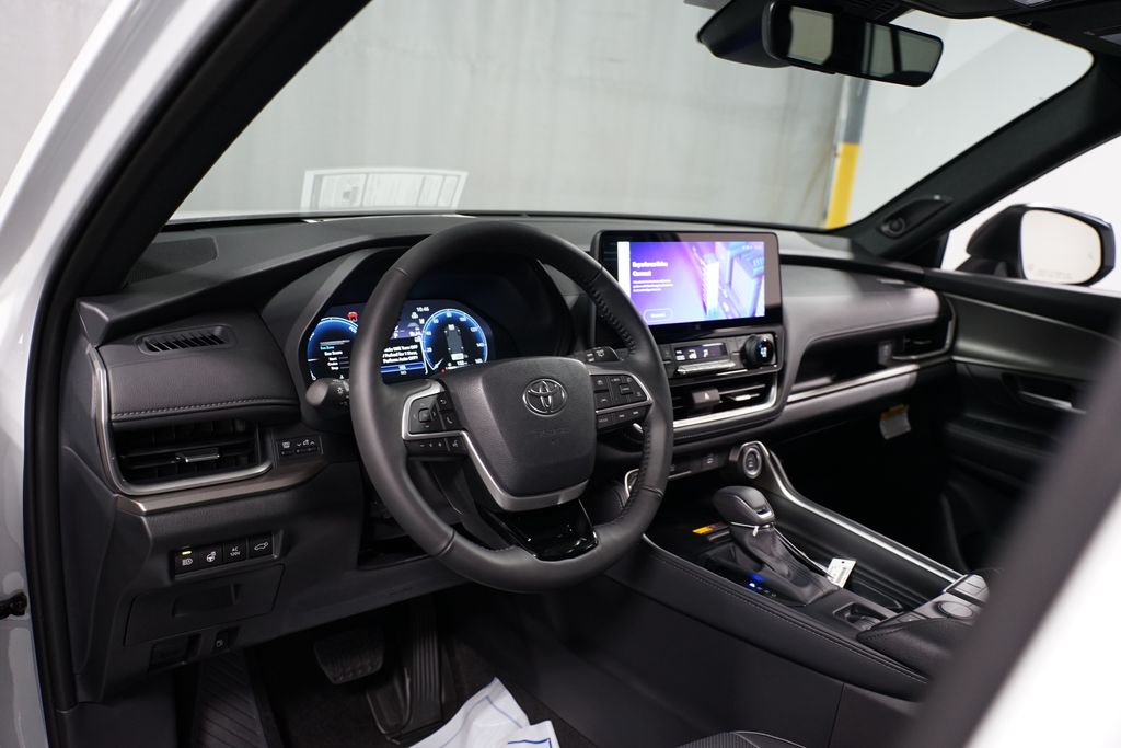 Thumbnail: 2025 Toyota Grand Highlander - 11