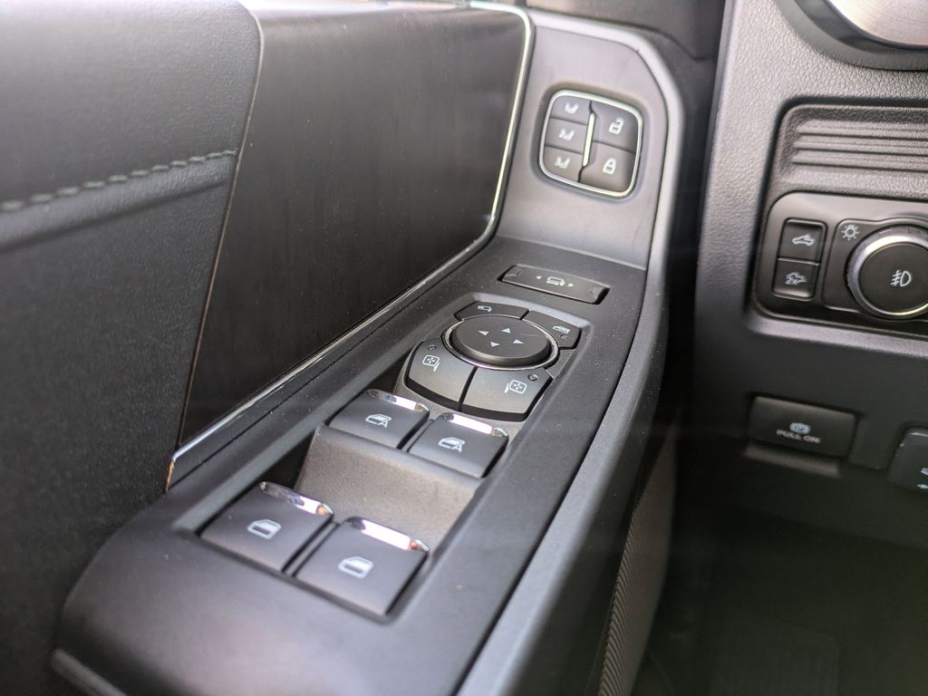 2026 Ford F-250 Super Duty Black Widow
