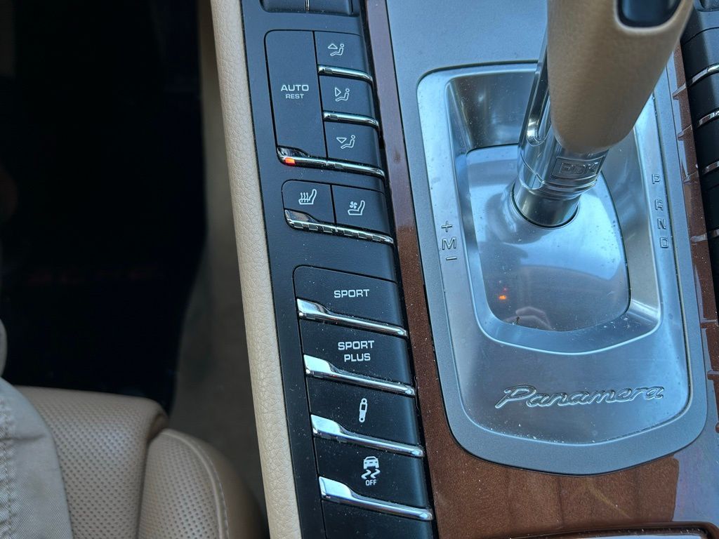 Thumbnail: 2012 Porsche Panamera - 26