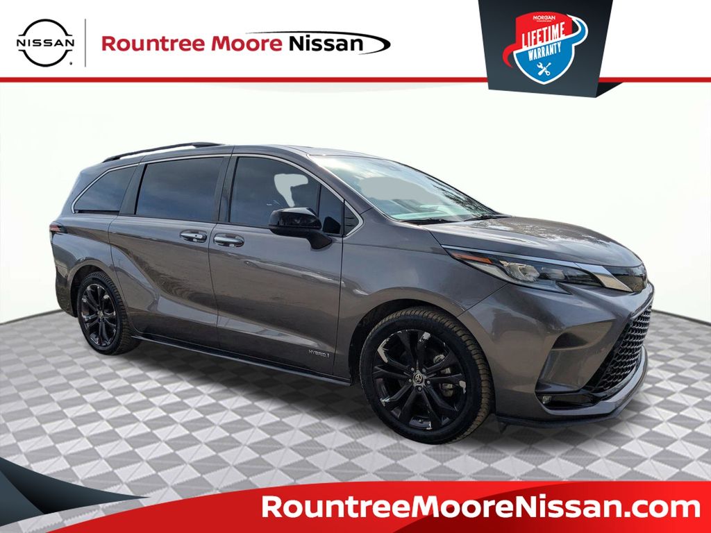 2021 Toyota Sienna XSE 7-Passenger FWD