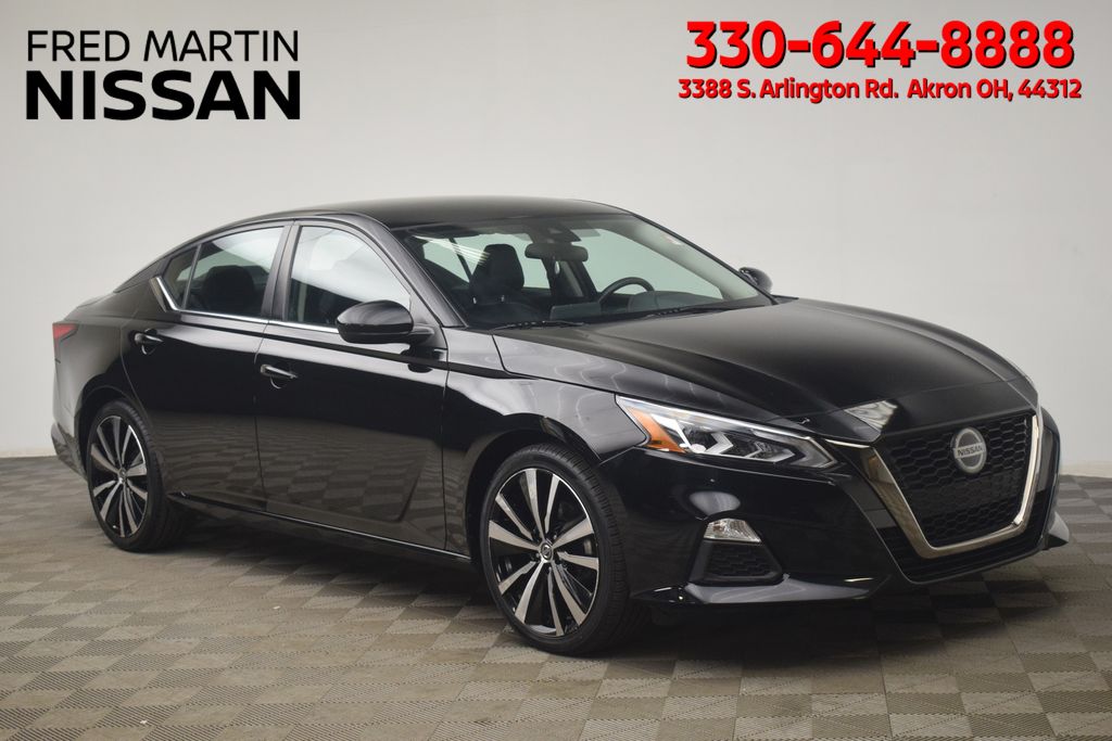 Super Black Clearcoat 2022 Nissan Altima Sedan Front-Wheel Drive Continuously Variable Transmission