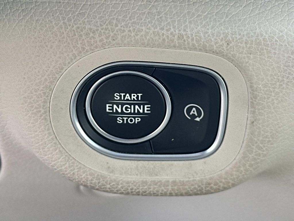 Thumbnail: 2022 Mercedes-Benz GLE - 28