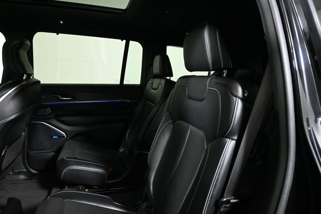 Thumbnail: 2022 Jeep Grand Cherokee L - 4