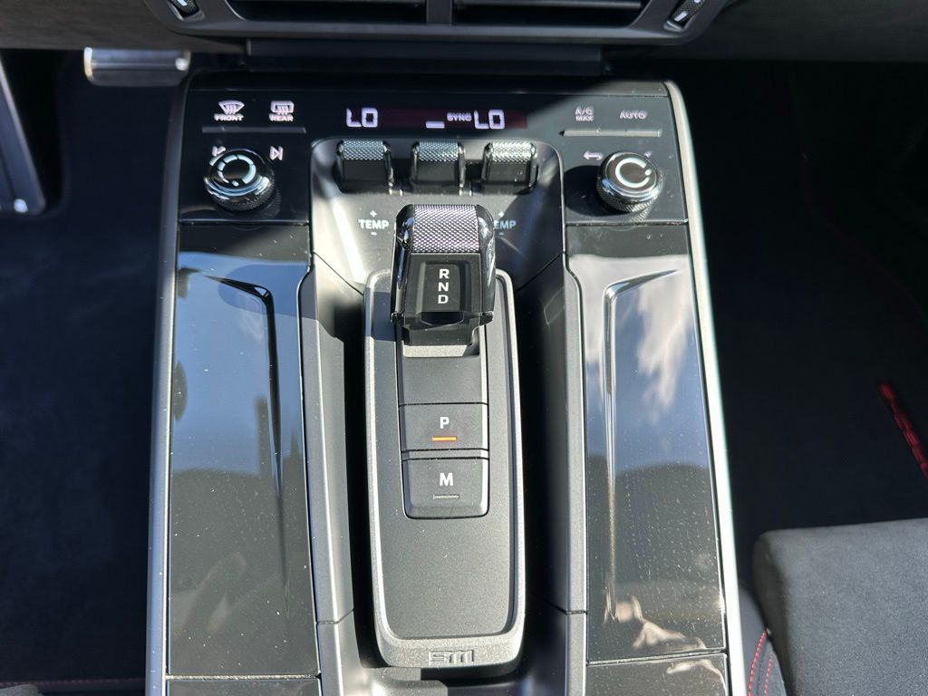 Thumbnail: 2025 Porsche 911 - 25