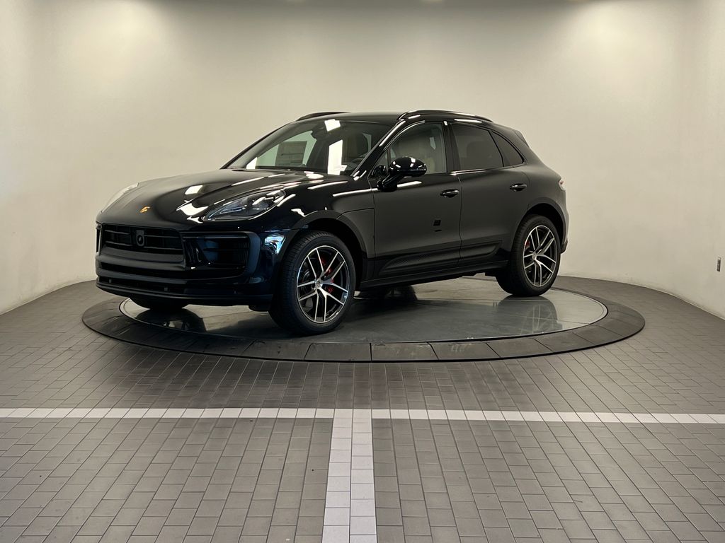 2026 Porsche Macan S photo 4