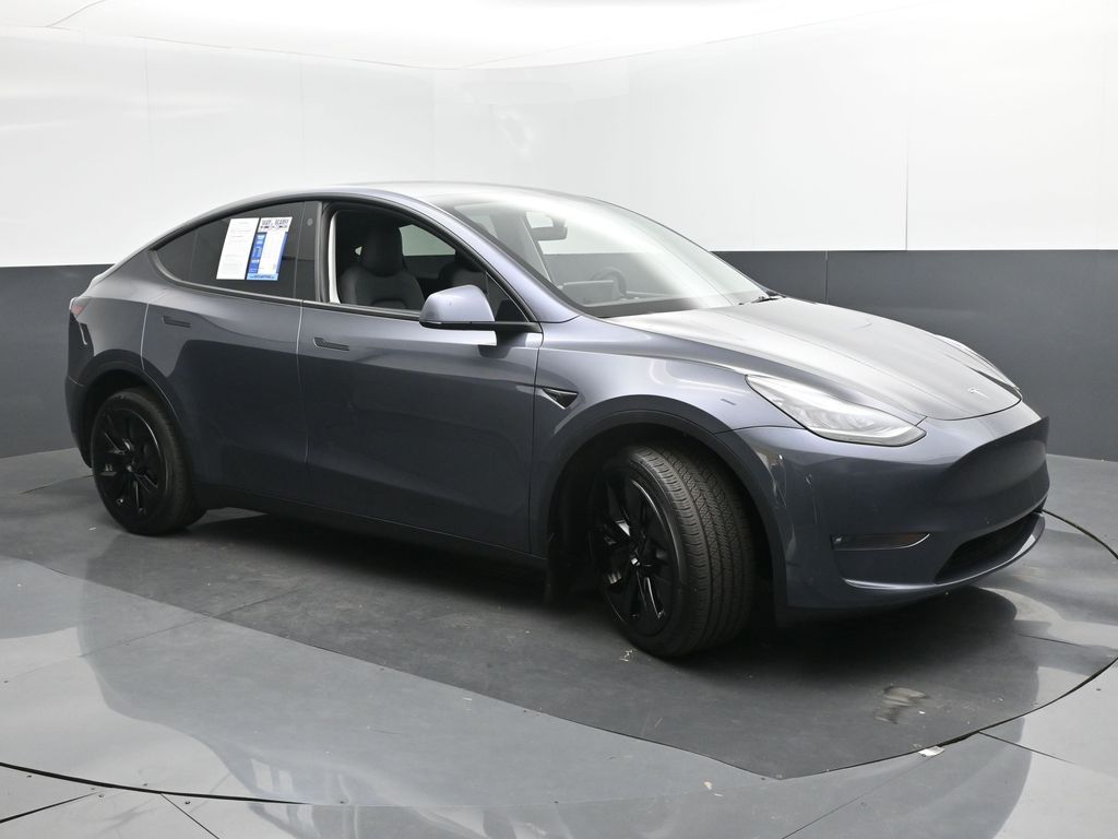 2022 Tesla Model Y Long Range Dual Motor All-Wheel Drive
