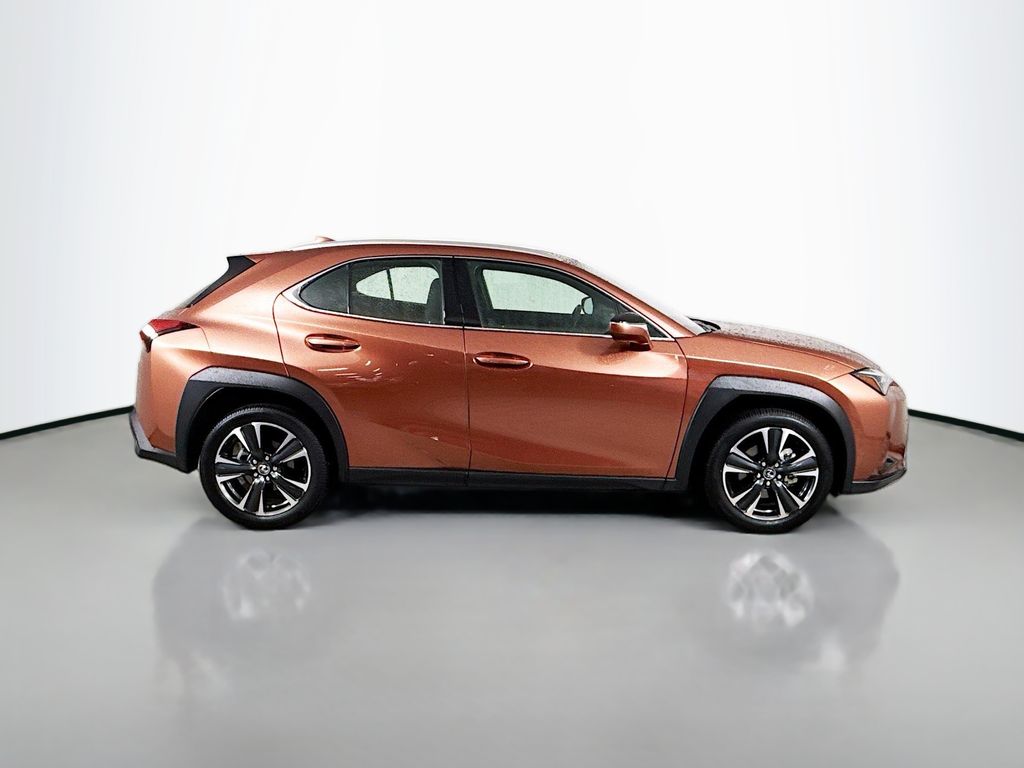 Thumbnail: 2025 Lexus UX - 4