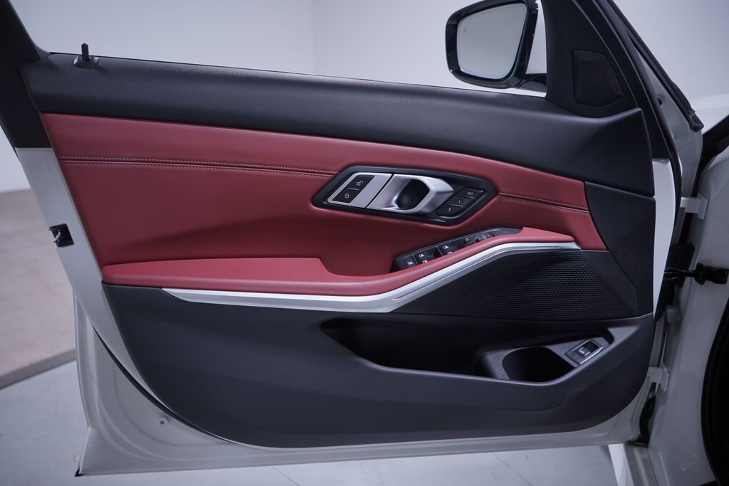 Thumbnail: 2023 BMW 3 Series - 16