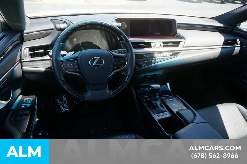Used 2019 White Lexus 350 image 25