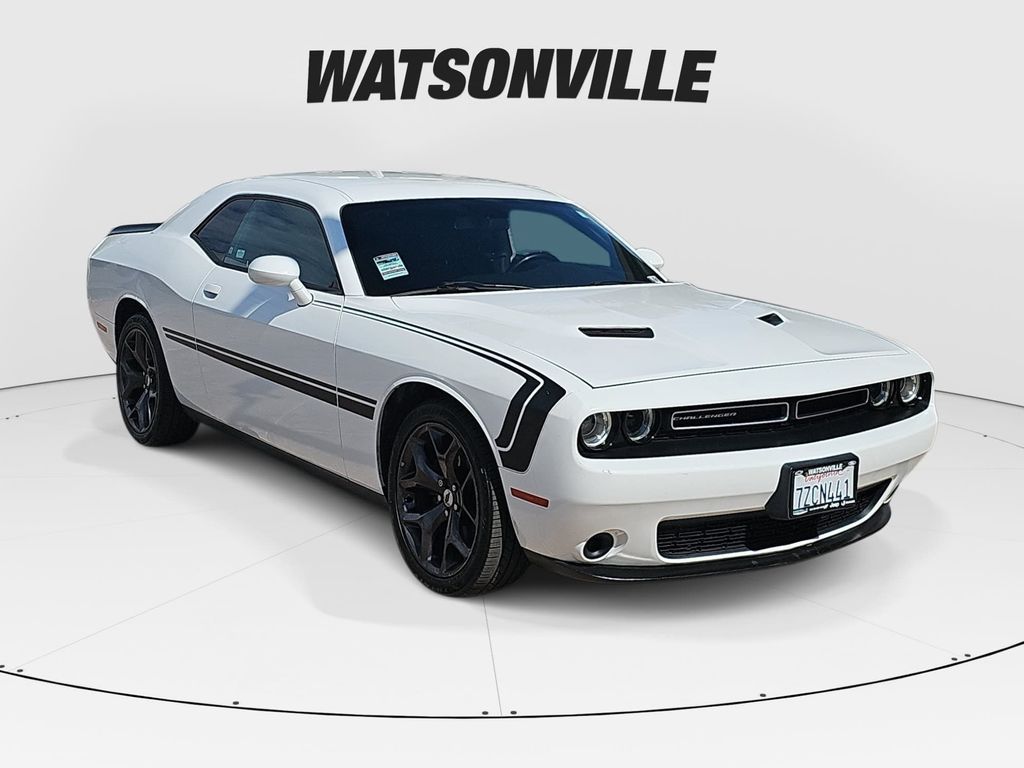 White Knuckle Clearcoat 2017 Dodge Challenger Coupe Rear-Wheel Drive 8-Speed Automatic