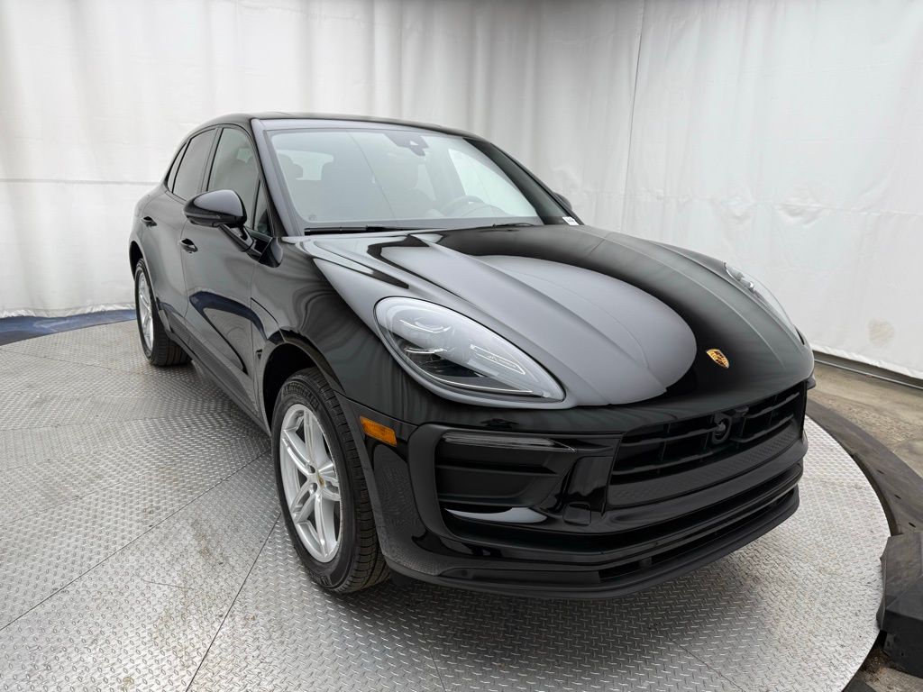 Thumbnail: 2025 Porsche Macan - 7
